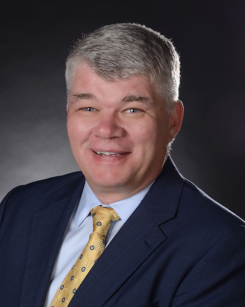 Executive in Residence shares insights with business students